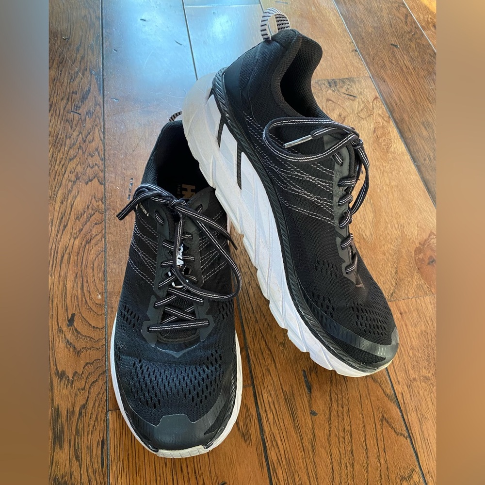 Hoka Clifton 6